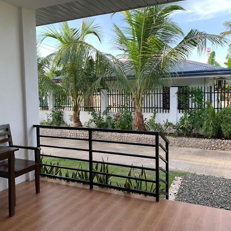 Palm Tree Lodge Moalboal Buitenkant foto